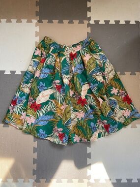 Tropical Print A-Line Skirt in Green